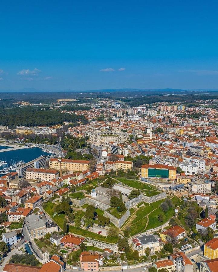 Apartman Cukar Pula Appartement Buitenkant foto